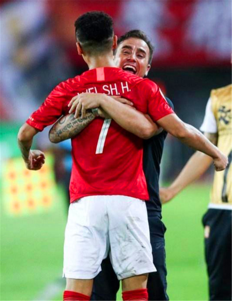 恒大回归首秀大放异彩，库里主场球迷高呼名字-开云体育官网